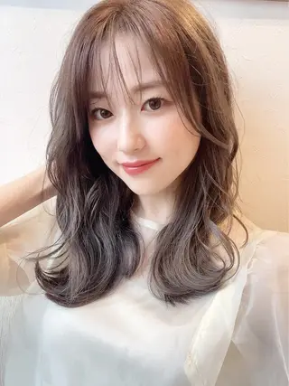 ミディアム 山中 かりんのヘアスタイル