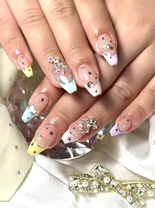 ネイル ルシイ🎀新宿長さ 出しパーツ専門店のネイルデザイン