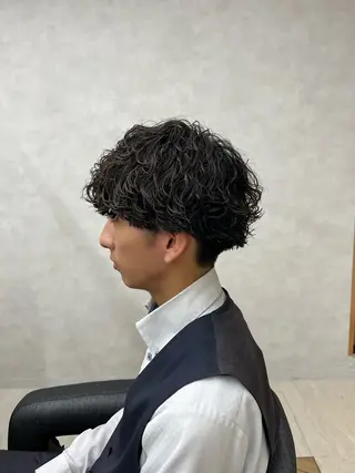ミディアム パーマ メンズ 🏅メンズ特化 ヤマクラ　タイキのヘアスタイル