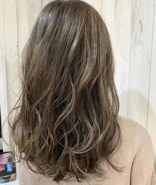 セミロング カラー 心斎橋韓国ボブ 好原良真のヘアスタイル