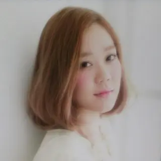 ミディアム 今中 小百合のヘアスタイル