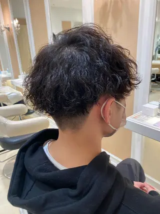 ショート パーマ メンズ メンズ特化型美容師 栗山勇人のヘアスタイル