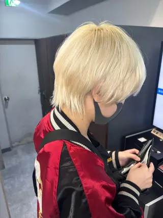 ショート ブリーチ&似合せボブ 田中寛十のヘアスタイル