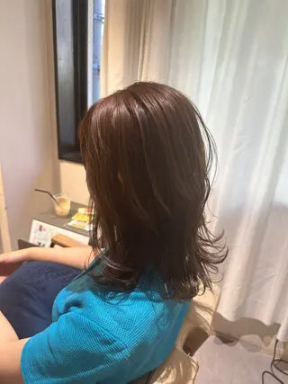 セミロング 必ず笑顔で帰っていた だきます！安田祐貴のヘアスタイル