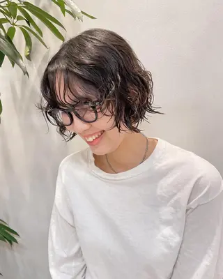 ショート パーマ 青木 優歩のヘアスタイル