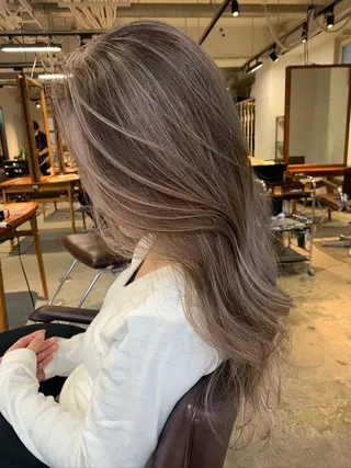 ロング カラー ｎ／ｍ所属・桜木町駅徒歩5分 ハイライト横浜No1のヘアスタイル