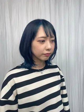 ミディアム 手塚 由佳のヘアスタイル
