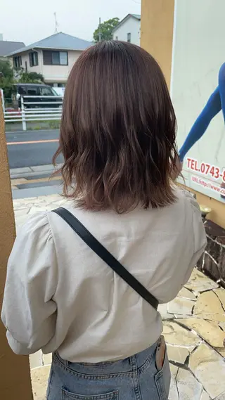 ミディアム カラー 川元 汐音のヘアスタイル