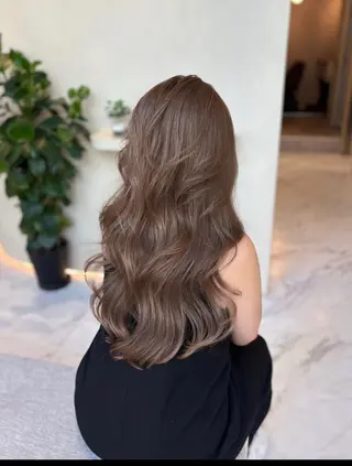 ロング カラー 韓国風レイヤーカラー ライムのヘアスタイル