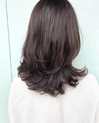 セミロング カラー 艶髪専門美容師🏄 kazuレスlessのヘアスタイル