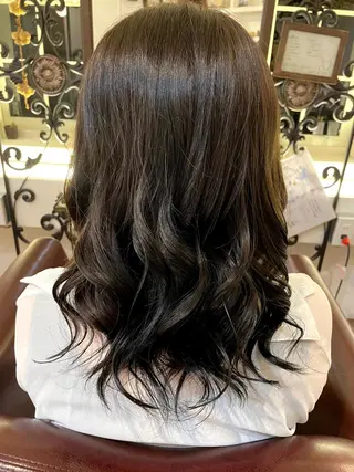 カラー 家下 愛梨のヘアスタイル