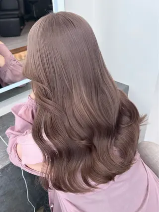 セミロング カラー Ayame / ハイトーンカラーのヘアスタイル