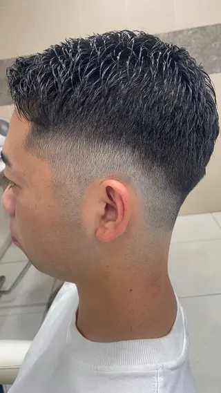 ショート メンズ Yugaメンズパーマ /フェードカットのヘアスタイル