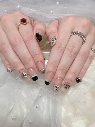 ネイル 🦋 MiKi 🦋 ネイルサロンのネイルデザイン