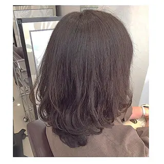 セミロング カラー パーマ 透明感♡︎♡︎ 佐々木早苗のヘアスタイル