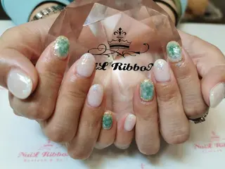 ネイル ネイルリボン 受付スタッフのネイルデザイン