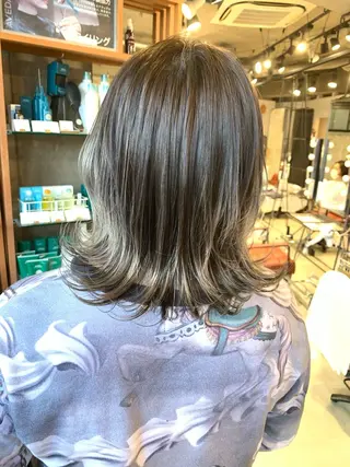 ミディアム 【⭐️艶髪レイヤー カット⭐️】長谷川のヘアスタイル
