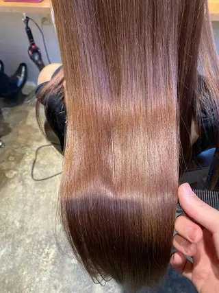 ミディアム カラー レイヤー×艶髪特化 マネージャー安藤光司のヘアスタイル