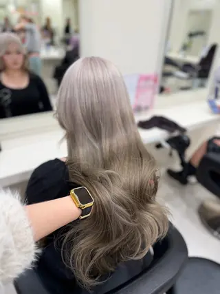 ロング ️🫧 AINE 🫧ハイトーンカラーのヘアスタイル
