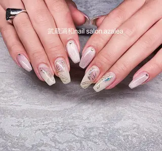 ネイル R inのネイルデザイン