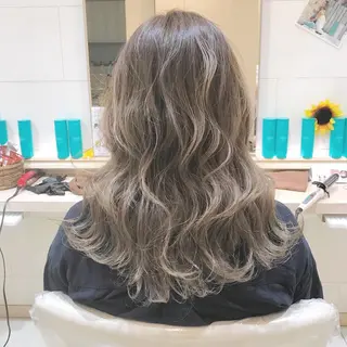 カラー 髪質改善特化 赤塚雄輝のヘアスタイル