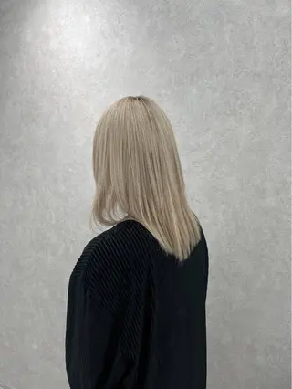セミロング かがみ/メンテナンス カット無料のヘアスタイル