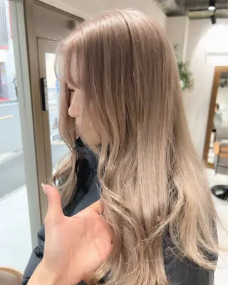 セミロング カラー 🎀レイヤー・艶カラ ー🎀YUMEKAのヘアスタイル