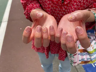 ネイル はばすみれ🎀ﾈｲﾙ 光ﾌｪｲｼｬﾙ ﾍｱのネイルデザイン