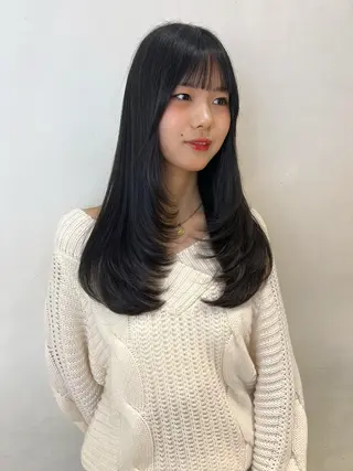 セミロング カラー 'AXIS 栄 Konomiのヘアスタイル