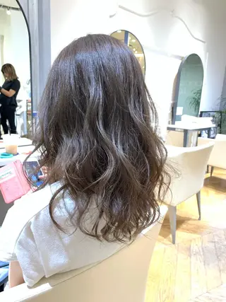 ロング 乾かすだけで艶髪酸性 ストレート髙橋悠耶のヘアスタイル