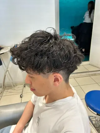ショート パーマ メンズパーマ 副店長ユウタのヘアスタイル