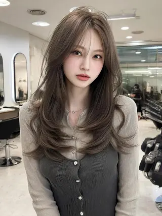 ロング 橋本 眞穂のヘアスタイル