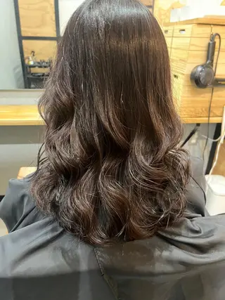 ミディアム カラー パーマ ヘアアレンジ メンズ キッズ ネイル マツエク・マツパ アイブロウ 久木原 ゆりのヘアスタイル