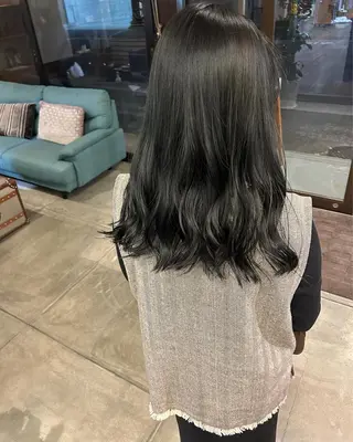 カラー AGREE Momokaのヘアスタイル