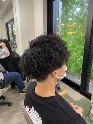 ショート パーマ メンズ 韓国風 くすみカラー パーマKOUKIのヘアスタイル