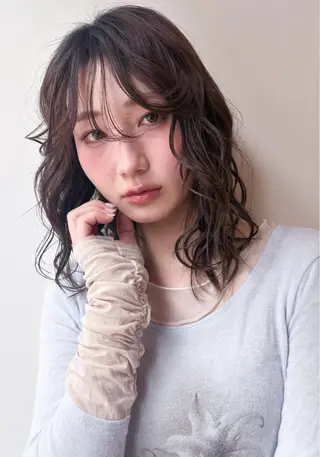 ミディアム パーマ 淀 小南津のヘアスタイル