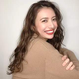 ロング ✨色持ちの良い艶 カラー✨蟹江真世のヘアスタイル