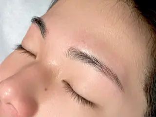 メンズ アイブロウ まつ毛/眉毛サロン Miri山下のマツエク・マツパデザイン