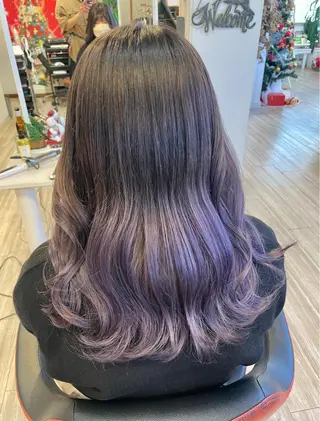 セミロング カラー インナーカラー 推し ブリーチ  髪質改善のヘアスタイル