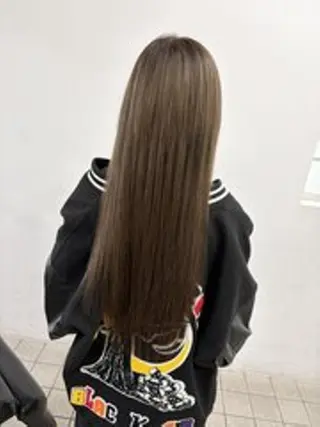 カラー ヘアアレンジ ロング LuciA エクステカラーのヘアスタイル