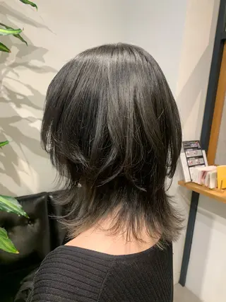 ミディアム 黒岩 珠奈のヘアスタイル