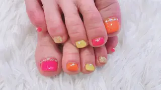 ネイル R ...Rの眉毛・アイブロウイメージ