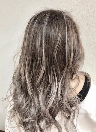 ロング カラー ダブルスキルエクステ /羽エクステ白石宇由のヘアスタイル