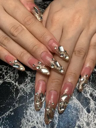 ロング ネイル ✴︎ Delightのネイルデザイン