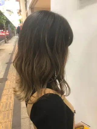 ミディアム カラー 東條 克義のヘアスタイル
