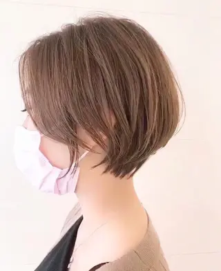 ショート esse大阪茶屋町店所属・レイヤーカット 新井田陽寿のヘアスタイル