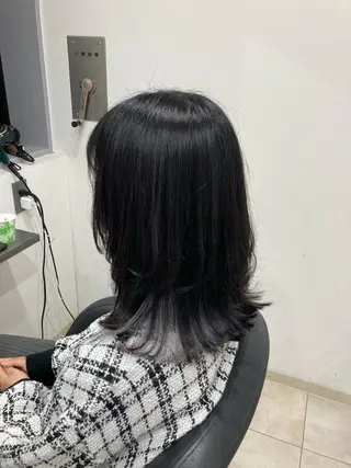セミロング カラー ピンクカラー🎀 米津 美佑のヘアスタイル
