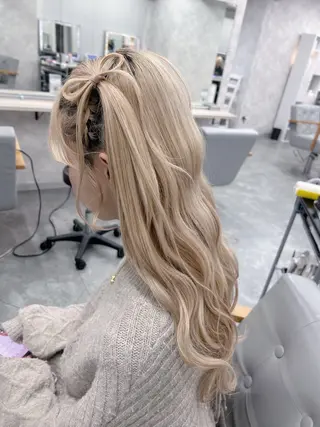 ロング カラー ヘアアレンジ 💕ブリーチ/ヘアメ 🎀YUUKAのヘアスタイル