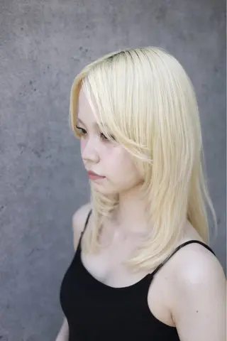 セミロング 透明感カラー🐾 Riona🎀のヘアスタイル