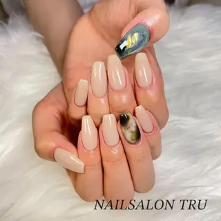 ネイル 𝐼𝑁𝑂𝑈𝐸 𝑀𝐼𝐴のネイルデザイン